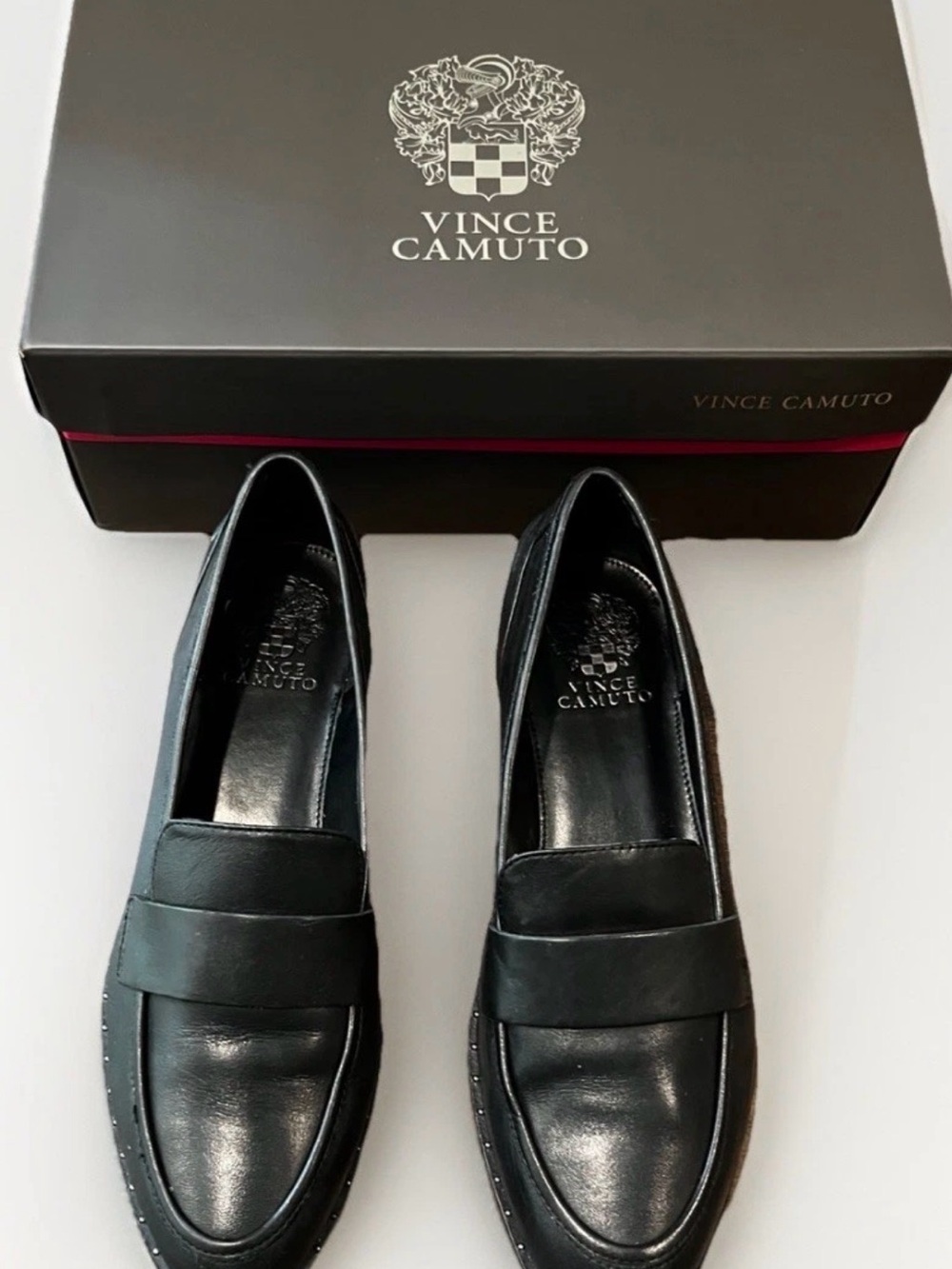 Vince Camuto Golinda Loafers
Womens Black Shoes Flat Leather
Slip On with Box 9M